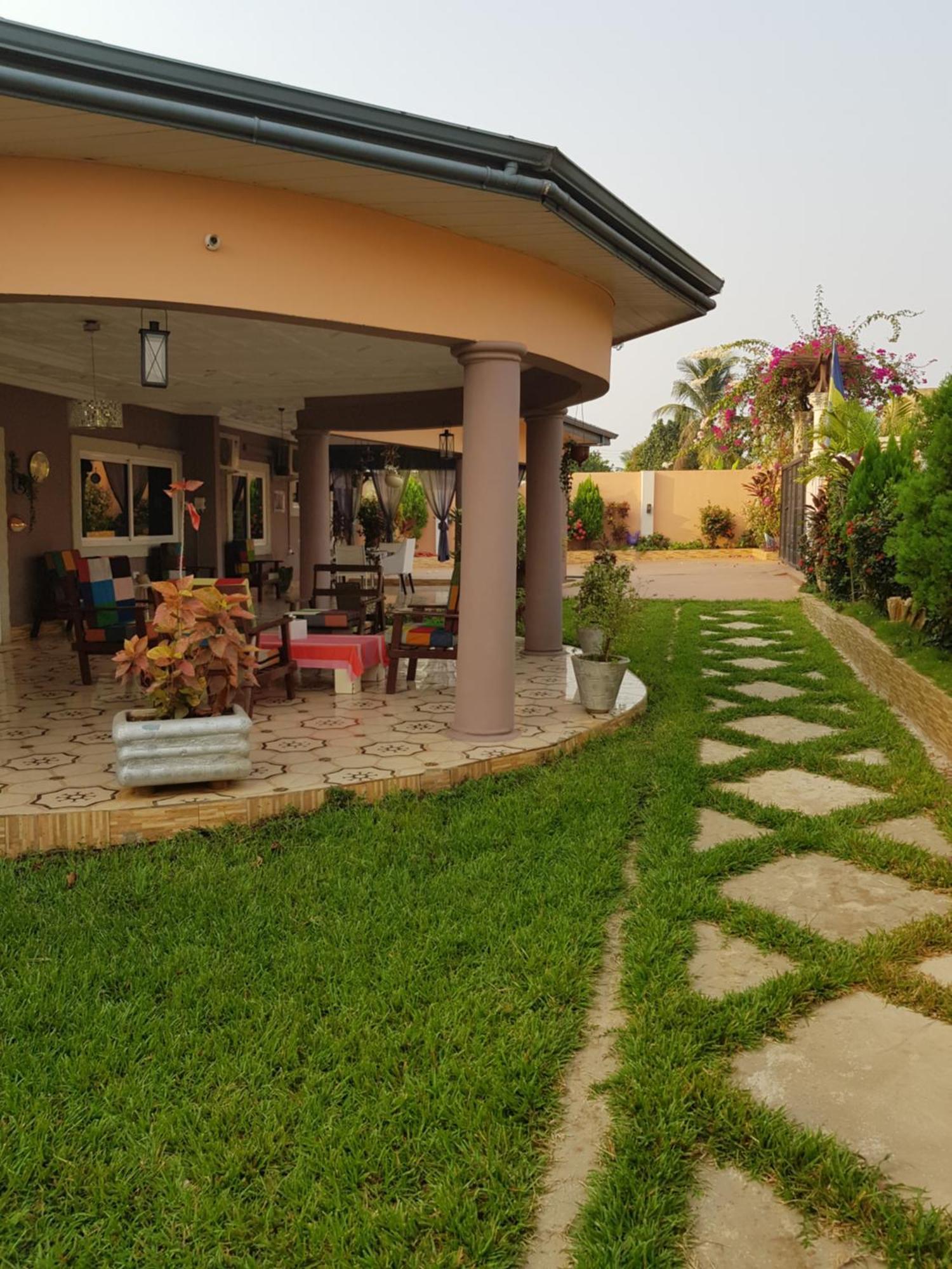 Nana Adu Guest House Koforidua Exterior photo